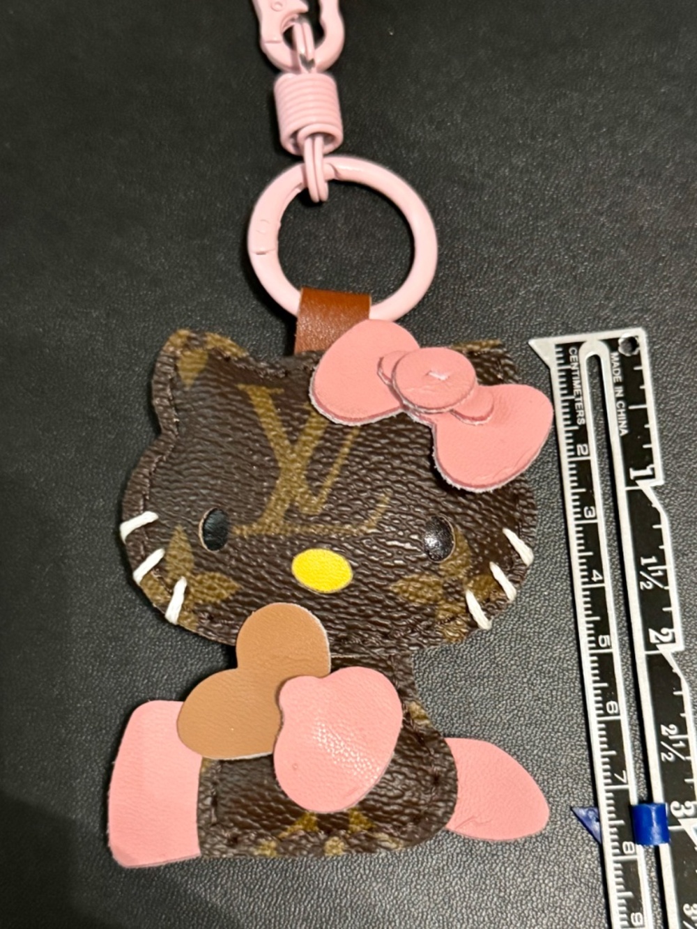 Leather Hello Kitty Key ring - Picture 3 of 5